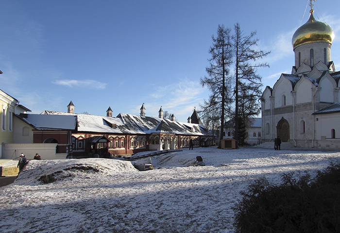 Вид на царицыны палаты на территории Саввино-сторожевского монастыря Январь 2016