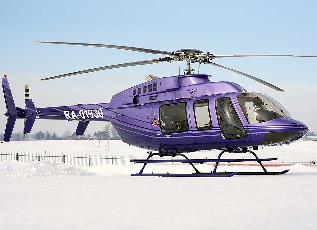 Bell-407 - максимальная скорость - 200 км. / ч. Дальность полёта: 500 км. Вместимость: 5 человек. Экипаж: 1 человек.
